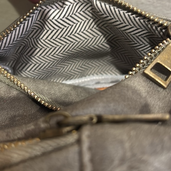 Stylish Gray Women's Bag with Patterned Strap - Picture 5 of 5